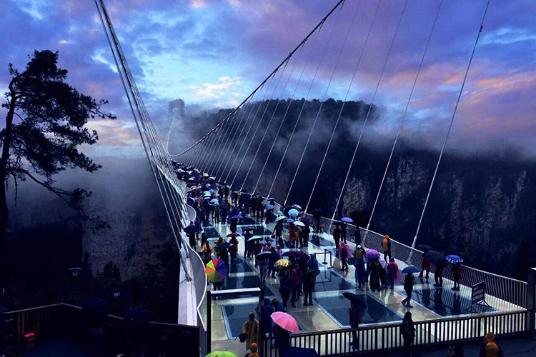 長(zhǎng)沙出發(fā)到張家界玻璃橋、天門山、玻璃棧道、鳳凰古城3日游